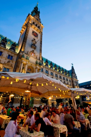 Deutsche-Politik-News.de | 27. Stuttgarter Weindorf zu Gast in Hamburg