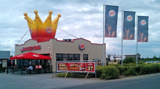 Hamburg-News.NET - Hamburg Infos & Hamburg Tipps | In Bornheim betreibt die Westfalen AG als Franchisenehmerin der Burger King GmbH ihr zehntes Restaurant.