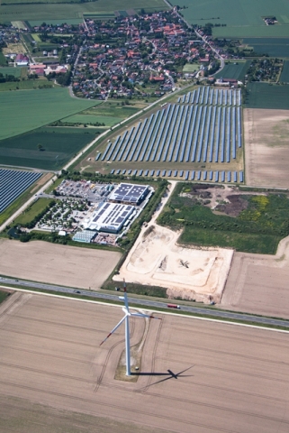 Deutsche-Politik-News.de | Luftaufnahme Solarpark Weißenfels