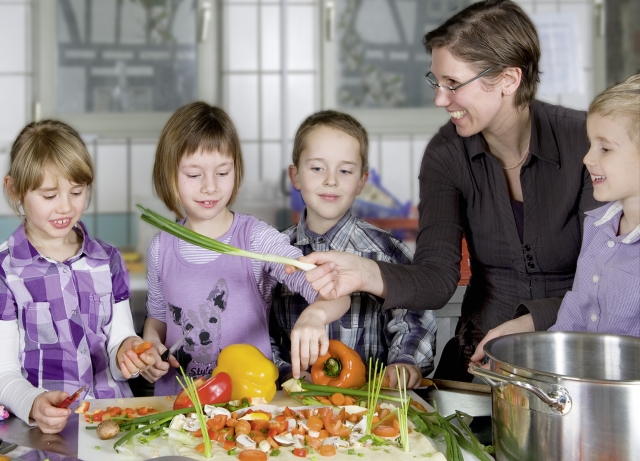 Deutsche-Politik-News.de | Kinder kochen