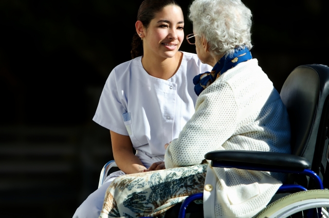 SeniorInnen News & Infos @ Senioren-Page.de | Nelli Foss   Pflegekraft - Autorin