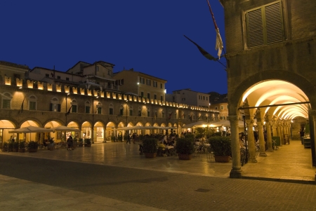 News - Central: Ascoli Piceno, Piazza del Popolo