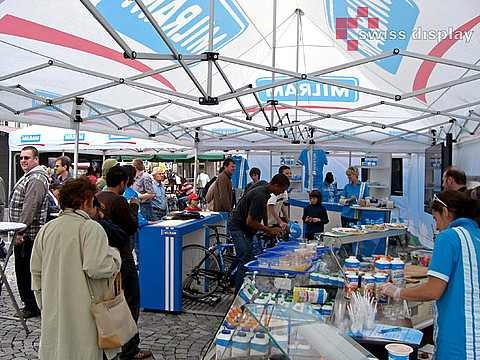 Deutsche-Politik-News.de | Das VIP-Zelt von Swiss Display als Cateringzelt 8x4m fr Milram