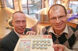 Bier-Homepage.de - Rund um's Thema Bier: Biere, Hopfen, Reinheitsgebot, Brauereien. | Foto: Jens Andrasch (links) und Markus Berberich mit der geehrten Strtebeker-Kronkorkenedition.